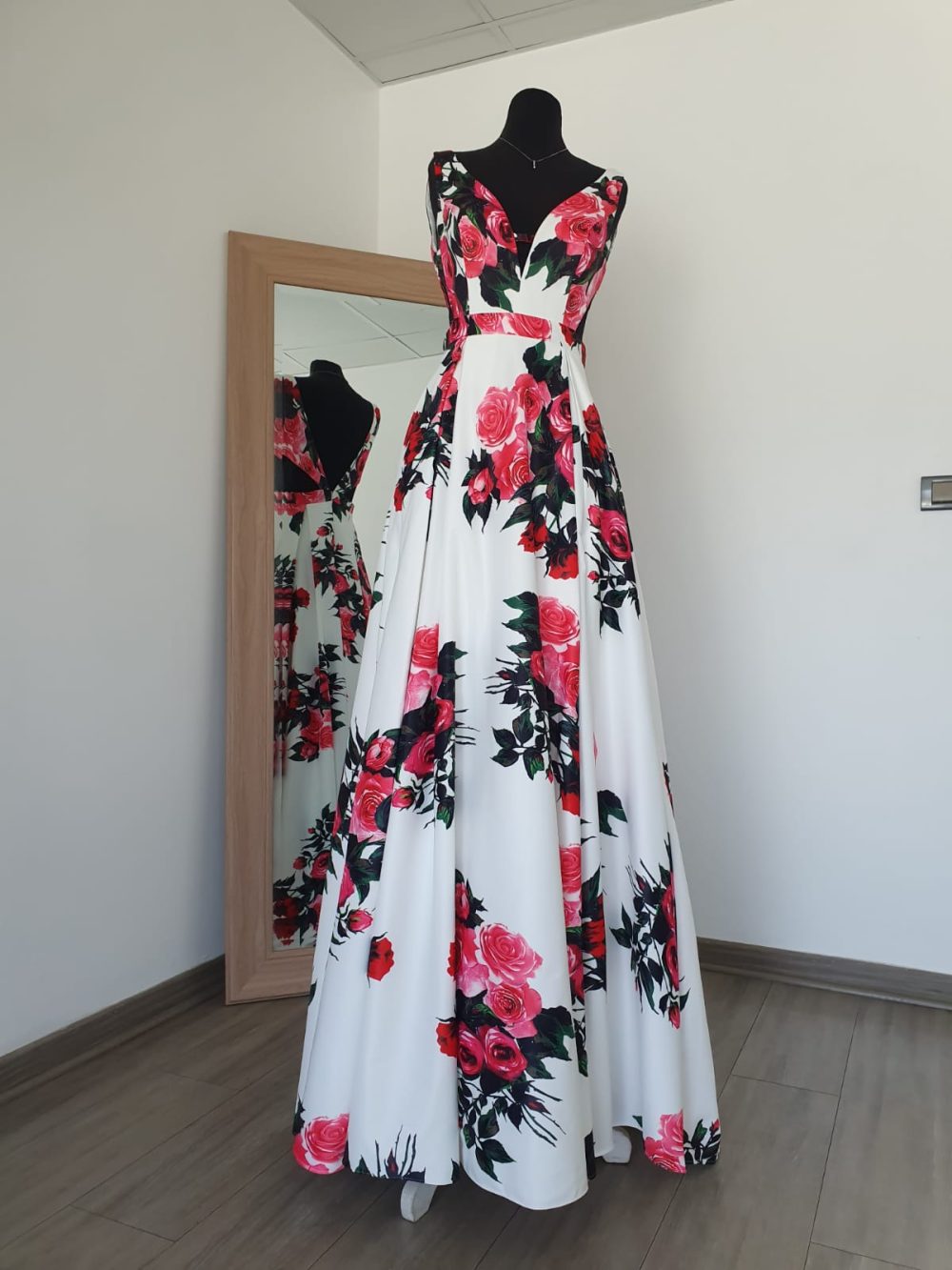 The perfect floral dress - Imagen 4